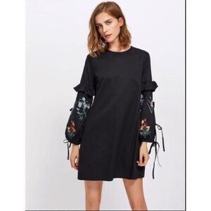 Zara Trafaluc black cotton embroidered shift dress, long balloon sleeve sz Med